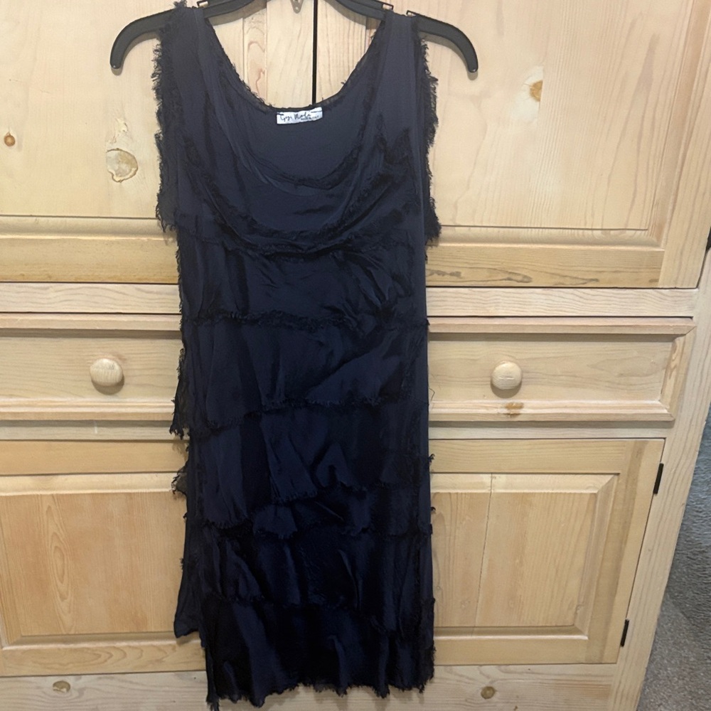 Elegant Gigi Moda Navy Blue Sleeveless Dress